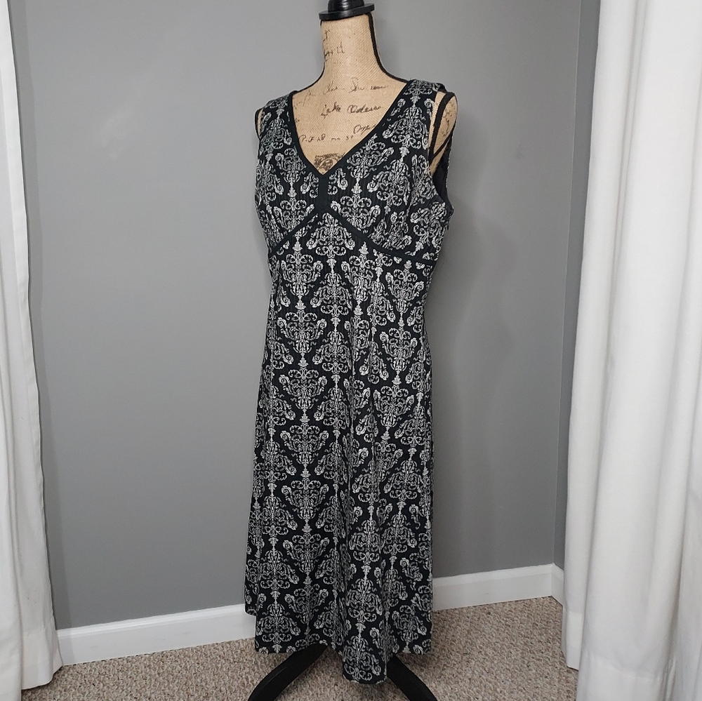 Loft, black & white size 12 dress